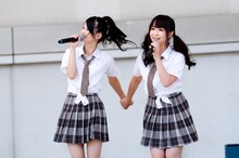 小木曽汐莉（写真左）、平松可奈子（写真右）