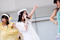 向田茉夏（写真左）、松井珠理奈（写真中央）、木崎ゆりあ（写真右）