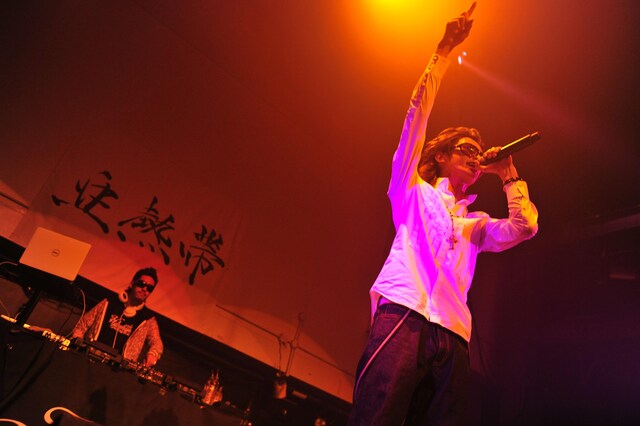 メジャーデビュー2年目に突入し、さらなる飛躍が期待されるヒルクライム。この夏は「TOKAI SUMMIT'10」「SUMMER SONIC 2010」などの大型フェスに出演する。