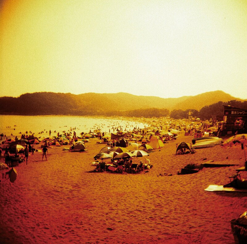 はかない夏の風景が切り取られたミニアルバム「八月の詩情」ジャケット写真。