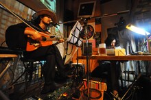 「七尾旅人 meets うすた京介」の模様。(C)雨宮透貴