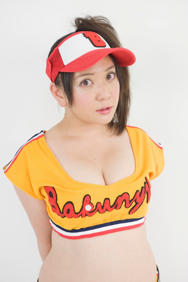 爆乳甲子園レフトすのうちあすか。背番号7。
