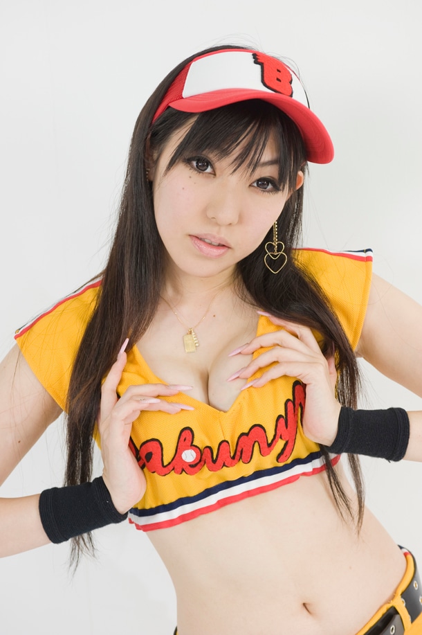 爆乳甲子園センターNAON。背番号8。