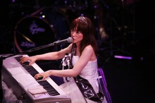 写真はラストライブ「感謝的解体ヨエコツアー」より。