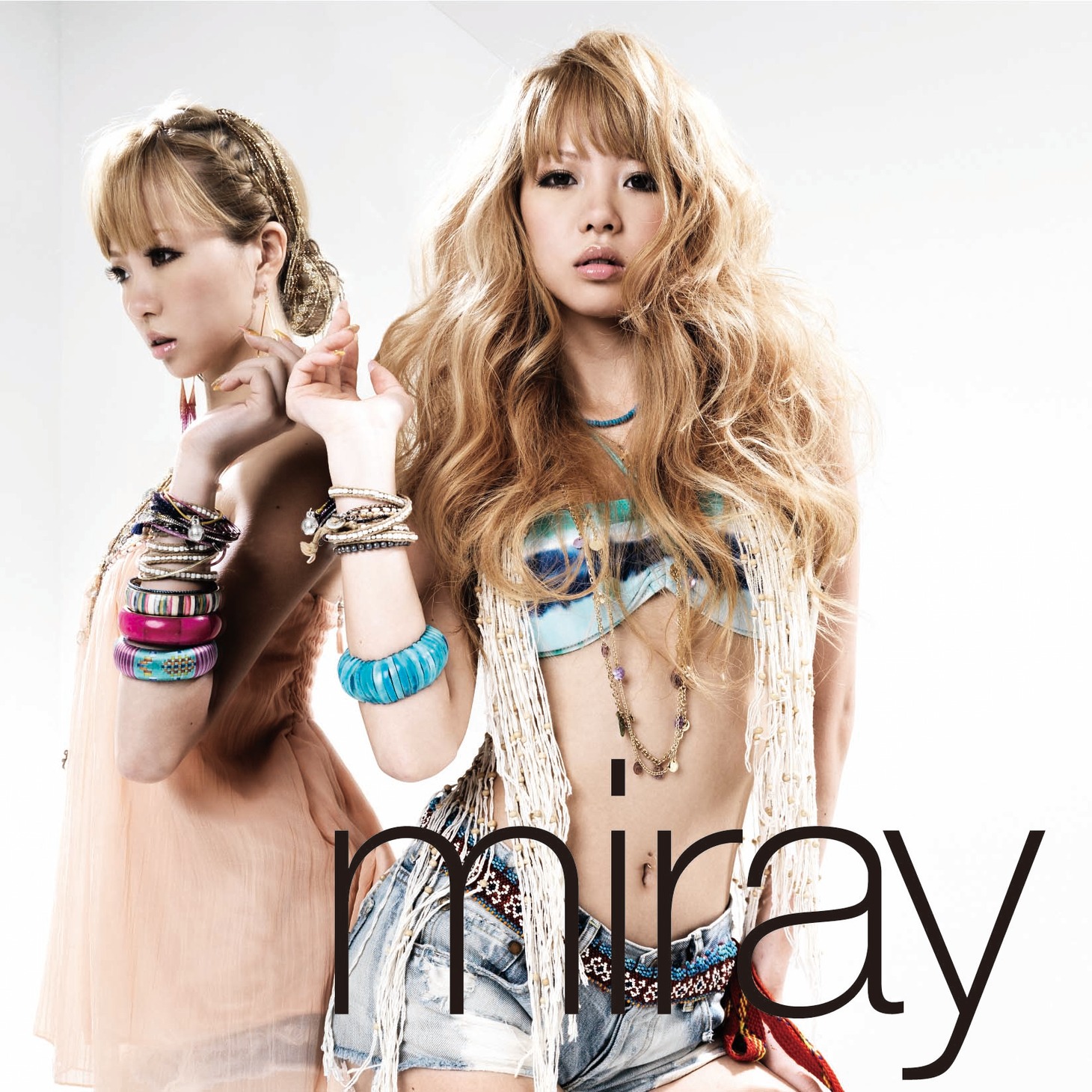 「miray」CD+DVD仕様ジャケット写真。