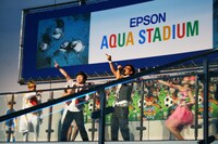 T-Pistonz+KMCのライブパフォーマンス。