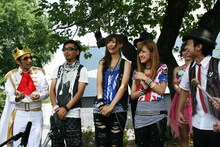 ドルフィンパフォーマンスに大興奮のT-Pistonz+KMC、熊井友理奈、夏焼雅。