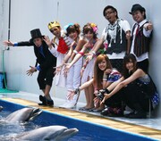 イルカと記念撮影。