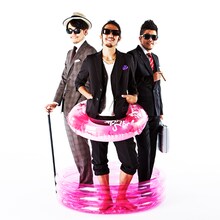 今回、これまで発表した「サンオイル」「宇宙ハワイ」などの夏ソングを超える1曲を作りたいという願いが実現したアルファ。