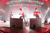 ライブ終了後、ジョージに「I LOVE OKAMOTO'S」とラブコールを贈られたOKAMOTO'S。ちなみに清作も「OKAMOTO'Sよかったな」と絶賛していた。