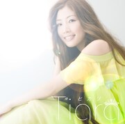 シングル（写真）のカップリングには、新曲「Happy days」「もう一度だけ」と、「ヒカリ」のインストゥルメンタルバージョンを収録。