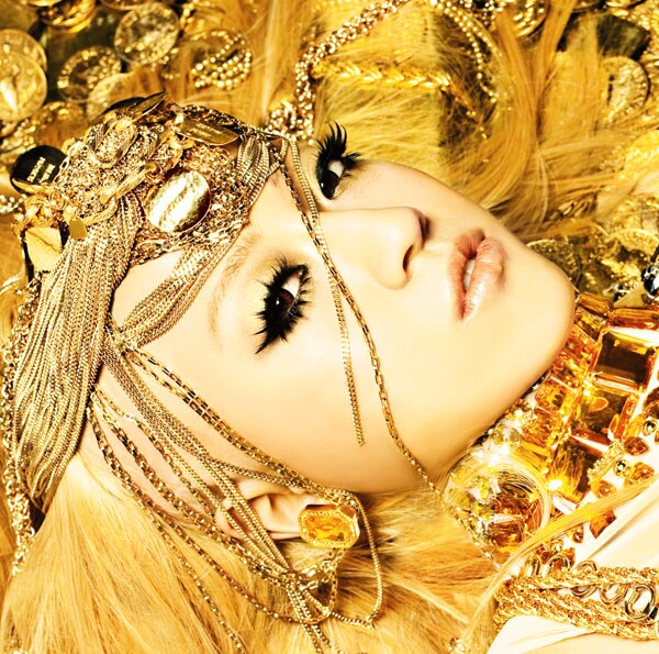 ナタリーPower Pushではアルバム「GOLD」（写真）の魅力を紐解くスペシャルインタビューを公開中。