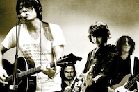 「Split The Difference」のライブの模様を目撃したのは、6公演合わせて約1000人のみ。劇場のスクリーンを通じて、この貴重なステージの様子を体感しよう。