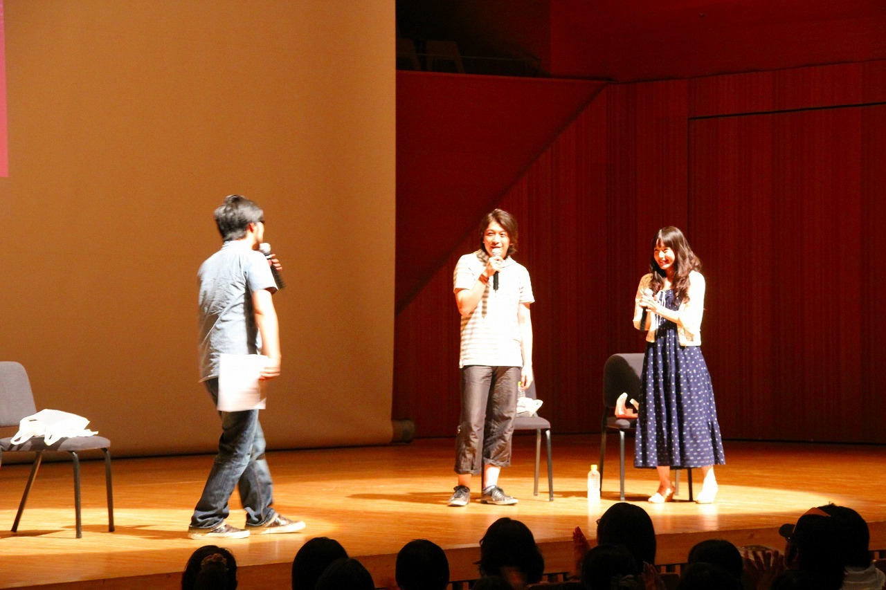 東京・杉並公会堂大ホールで発売記念イベントで行われたCD発売記念イベントの模様。