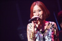 写真は7月30日のライブの様子。