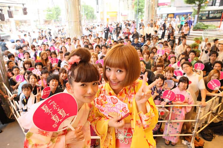 浴衣姿の近藤夏子 マルイ渋谷でアグレッシブライブ 音楽ナタリー 浴衣姿の近藤夏子 マルイ渋谷でアグレッシブライブ 音楽ナタリー