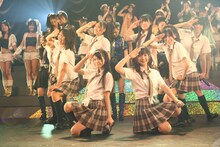 「羽豆岬」を歌うアンダーガールズB。(c)SKE48