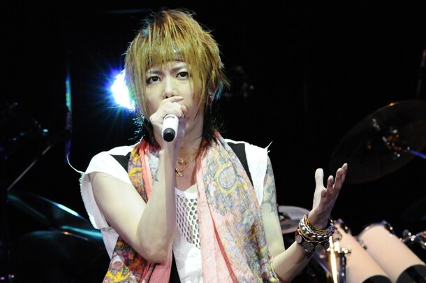 ライブ当日の朝は「そわそわして1時間も早く準備が終わっちゃったんで、ずっとケータイの掃除をしてました（笑）」と語ったマオ。