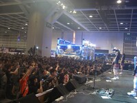 香港でのライブの模様。