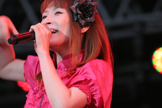 「ゴトゥーザ様」の愛称で親しまれる後藤邑子（写真は2009年「ランティス祭り」より）。