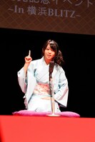 「春風あさみ」として、堂々と噺を披露した峯岸みなみ。この模様は、後日「AKBINGO!」でも紹介される予定。