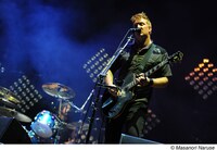 THEM CROOKED VULTURES