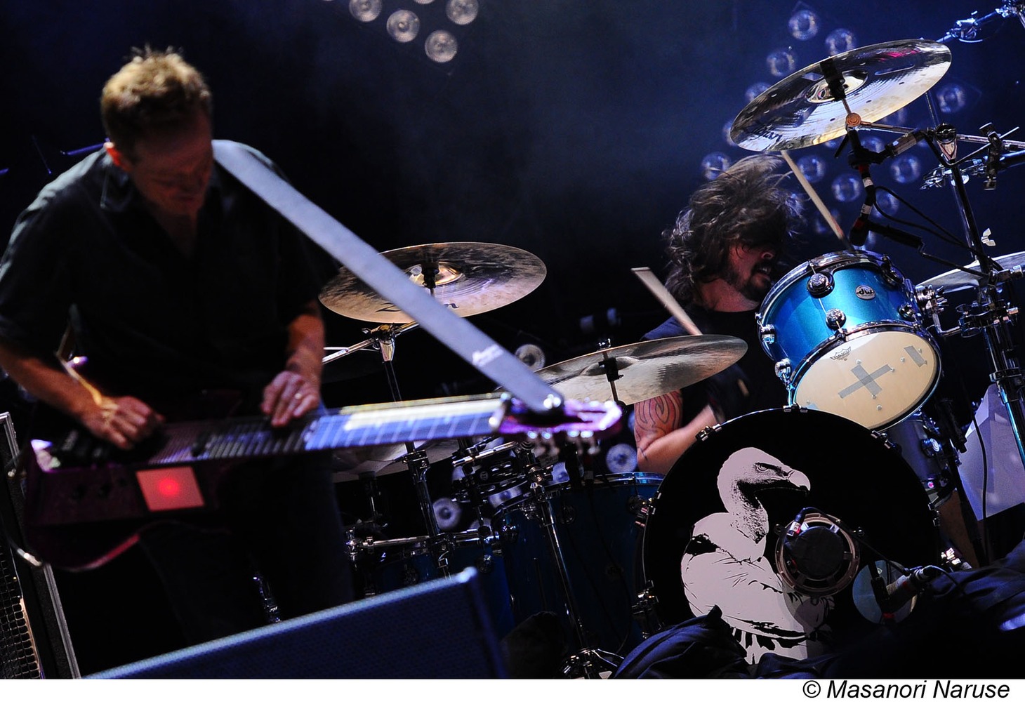 THEM CROOKED VULTURES