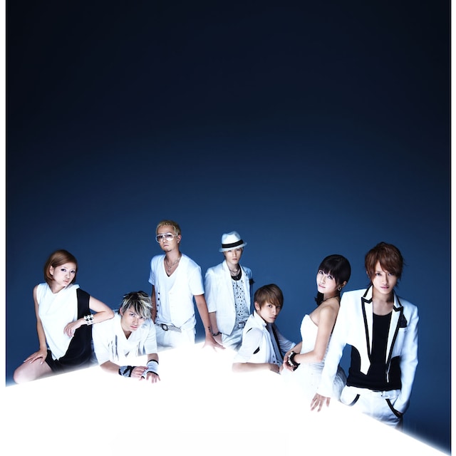 アルバム発売後には全国ツアーを開催するAAA。