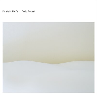 写真は「旧市街」が収録されるアルバム「Family Record」ジャケット。