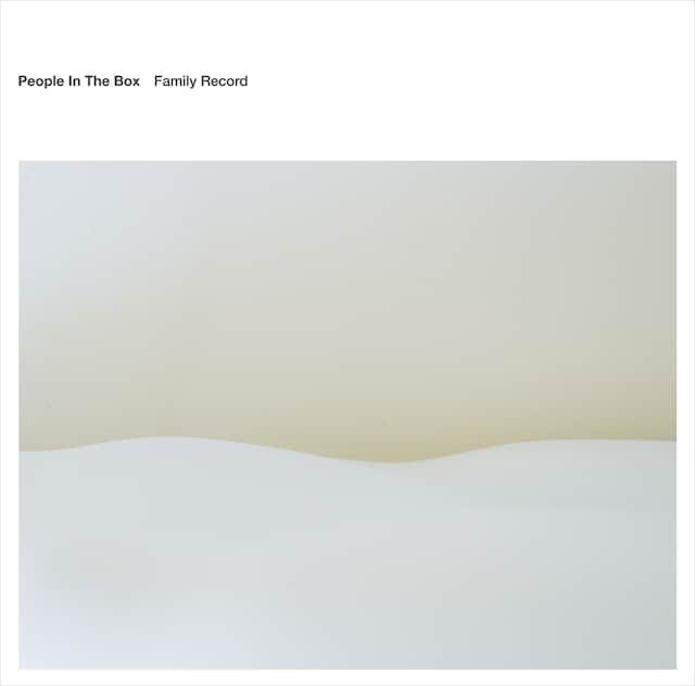 写真は「旧市街」が収録されるアルバム「Family Record」ジャケット。