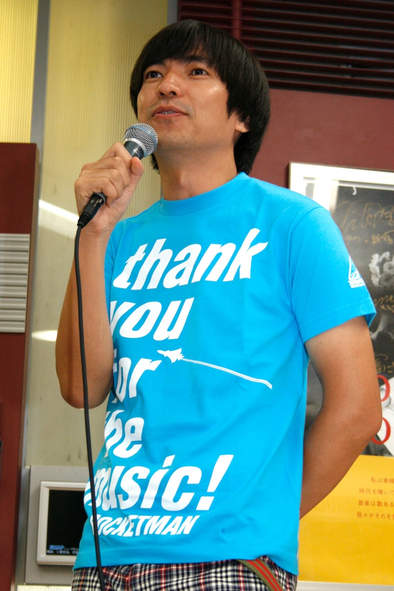 ふかわが着ている「thank you for the music!!」Tシャツは、8月22日に東京・LIQUIDROOM ebisuで行われる主催イベント「ROCKETMAN SUMMER FES 2010 "thank you for the music!!"」で販売される。色は青、黒、ピンクの3種類を用意。この他、「thank you for the music!!」タオルの販売も予定されている。