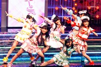 ももいろクローバーは各ステージで、圧倒的なパフォーマンスを披露。