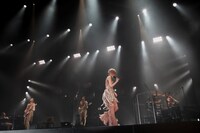 「ウルトラC」のBlu-ray盤は9月8日にリリース予定（写真は全国ツアー「ウルトラC」の様子）。