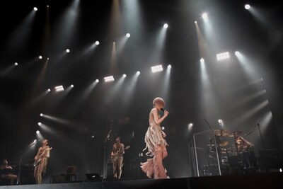 「ウルトラC」のBlu-ray盤は9月8日にリリース予定（写真は全国ツアー「ウルトラC」の様子）。