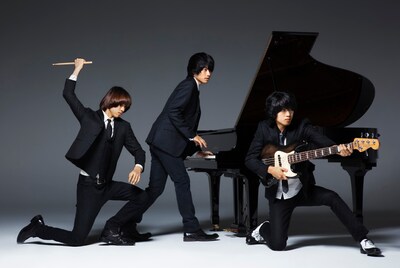 アルバム「新世界創造記・前編」に収められる新曲「僕らの永遠～何度生まれ変わっても、手を繋ぎたいだけの愛だから～」は現在au「LISMO!」CMソングとしてオンエア中。