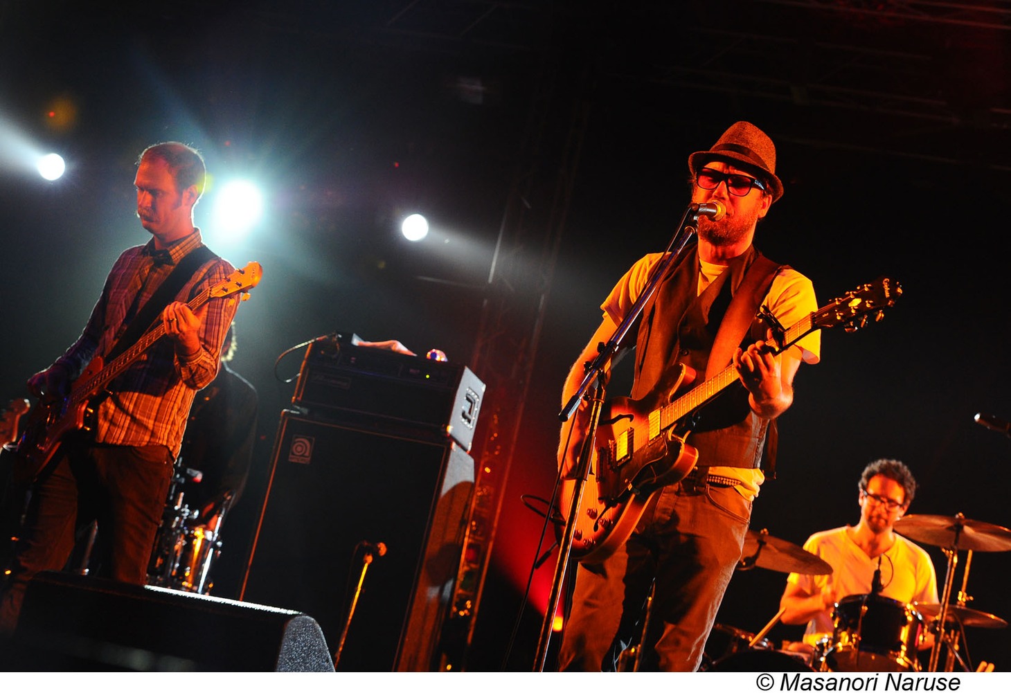 BROKEN SOCIAL SCENE