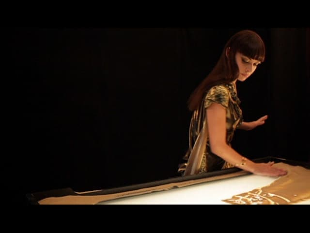 クセニア・シモノヴァは2009年にウクライナのテレビ番組「Ukraine's Got Talent」に出演し、驚異のサンドアートを披露。その素晴らしいパフォーマンスは、YouTubeを通じて世界で5000万以上のアクセスを打ち立てた。