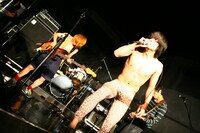 今週の人気の画像9位は「ミドリvs神聖かまってちゃん、本日19:00いよいよ対決」より撃鉄。