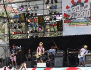 つるの剛士は10月末より、全国9都市を廻るライブツアーを実施する。