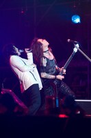 ToshI（写真左）、SUGIZO（写真右）。