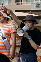 パーを出すバイト君。