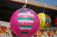 じゃんけん大会の景品になったサイン入りビーチボール。