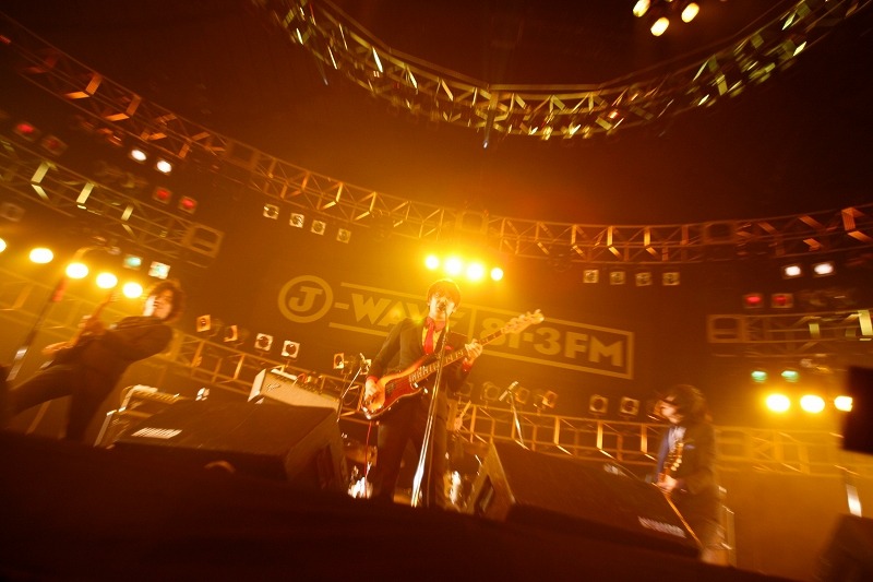 THE BAWDIES