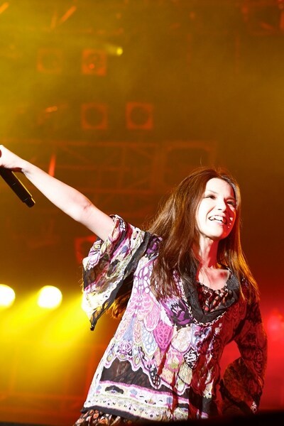 Superflyが披露した新曲4曲と洋楽カバー「Fooled Around And Fell In Love」は、9月1日リリースの新作に収められる。