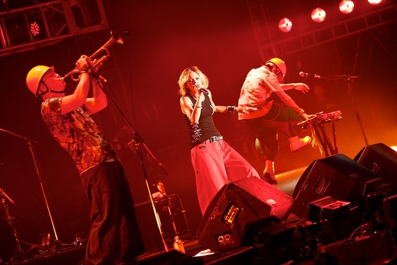 PE'Z×土屋アンナ