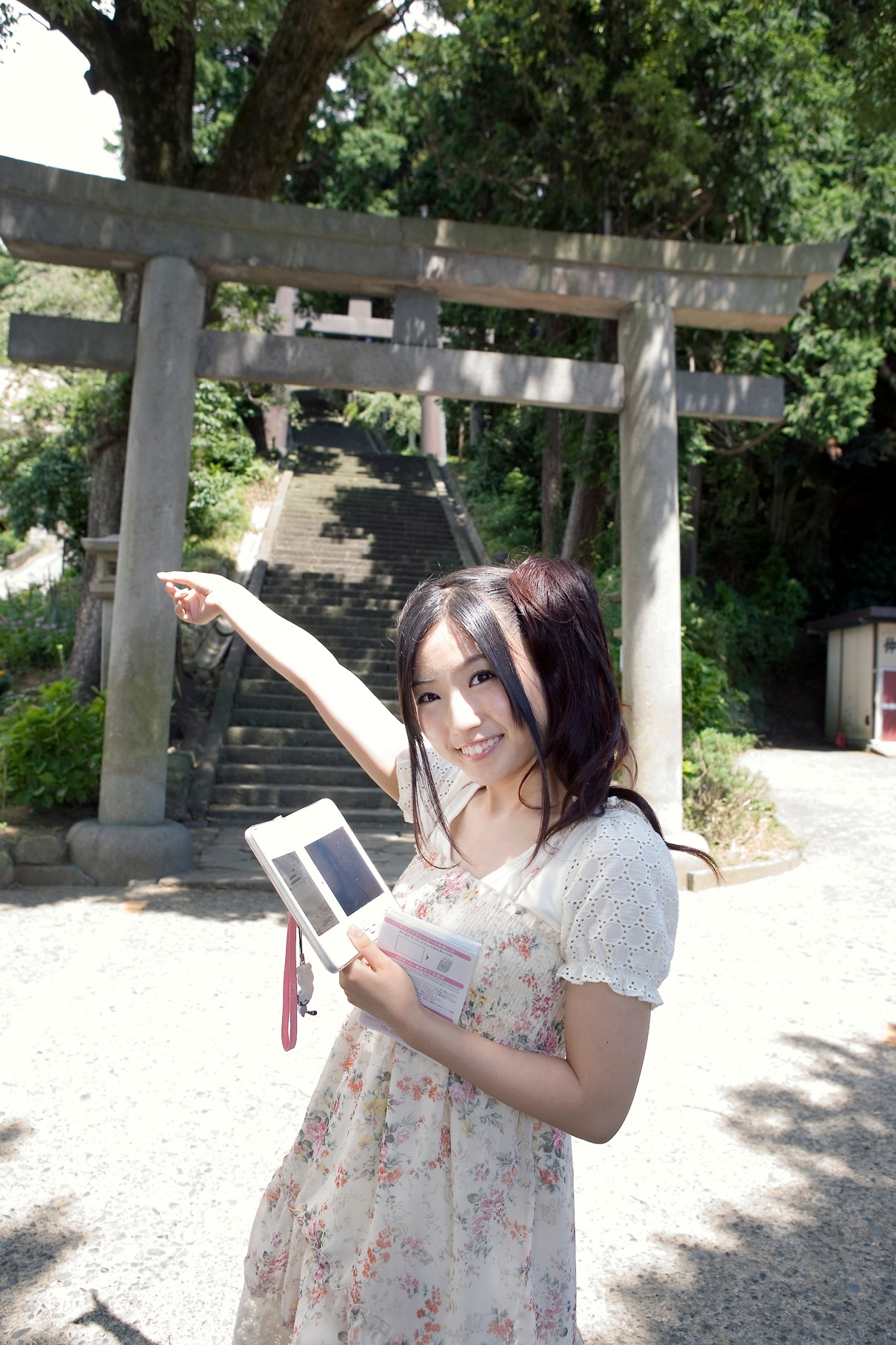 伊豆山神社では「ラブプラス＋」にちなんだ絵馬も用意。