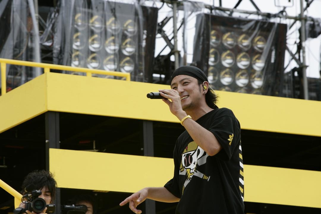 写真は8月14日のライブの様子。