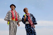 DEPAPEPEは10月20日に発売される坂本真綾のニューシングルにアレンジで参加。荒井由実の名曲「やさしさに包まれたなら」をカバーしている。