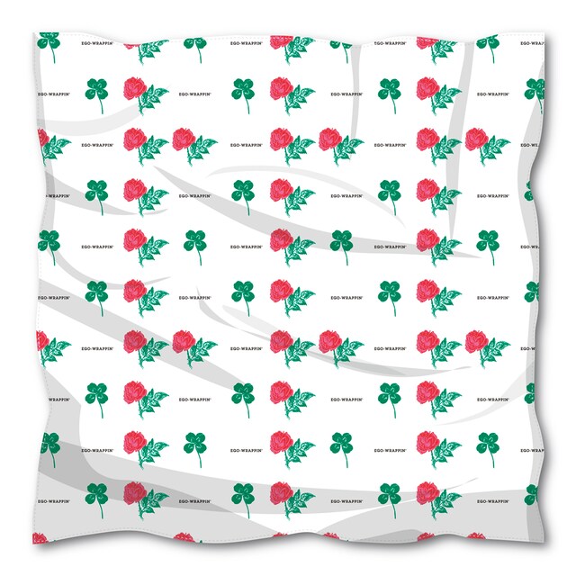 アルバム初回限定盤特典の大判フロシキは、普段使いも可能なおしゃれなデザイン。