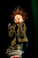 北川は「月曜日の週末」の際に「今日はせっかくなので頭を変えてみます」と、自身の人形の頭部を髪を立てた「Xバージョン」にチェンジ。岩沢は「楽屋のすみっこでコソコソ何してんのかと思ったら……」と絶句。